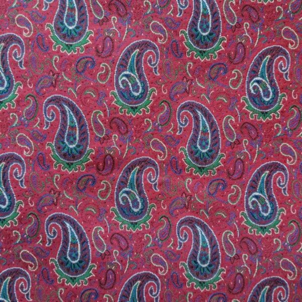 From-Ancient-Persia-to-Modern-Luxury-Exploring-the-Exquisite-World-of-Termeh-Fabrics-2