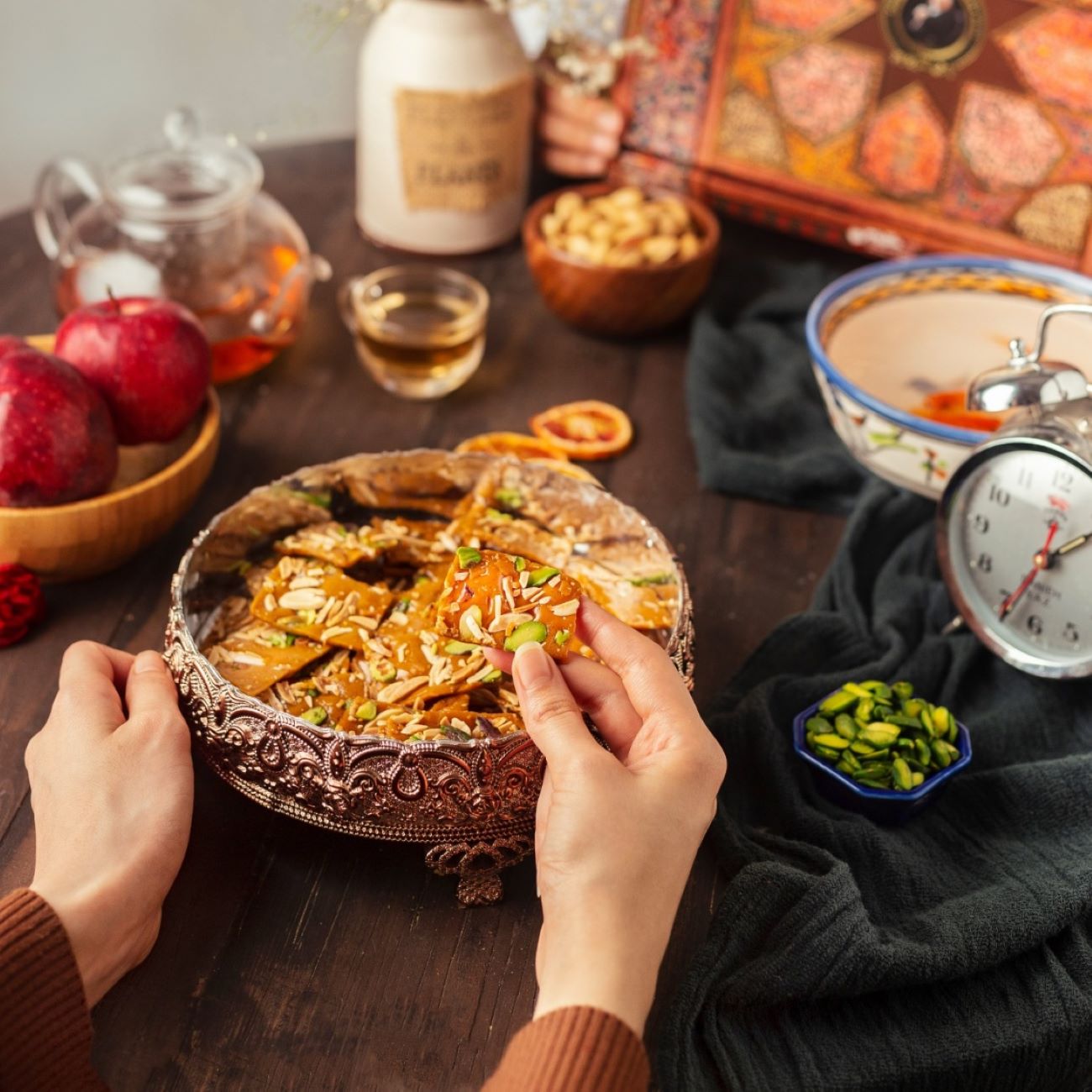 Shirin Gaz – mit 40 % Pistazien & Mandeln, in Termeh-Schachtel– 360 g (2x)