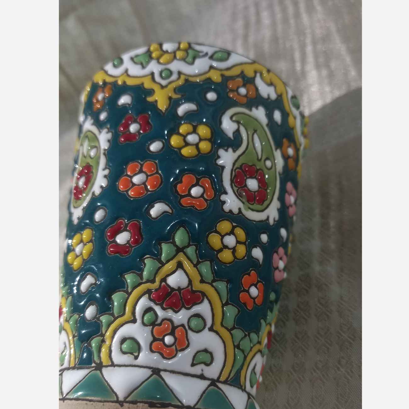 Handgefertigte Minakari-Tasse – Kunsthandwerkliche Keramik-Kaffeetasse, ideal für Küchenutensilien in Grün