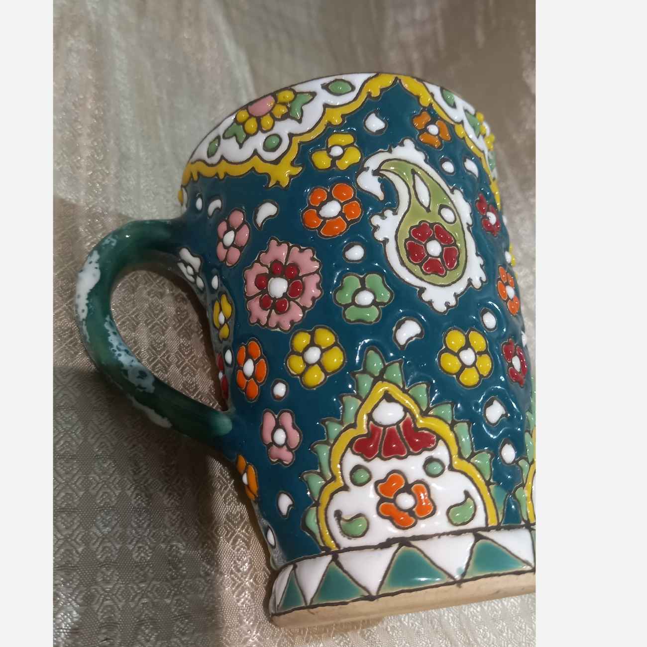 Handgefertigte Minakari-Tasse – Kunsthandwerkliche Keramik-Kaffeetasse, ideal für Küchenutensilien in Grün