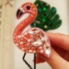 Liebevolle Perlen-Flamingobrosche – farbenfroh und verspielt