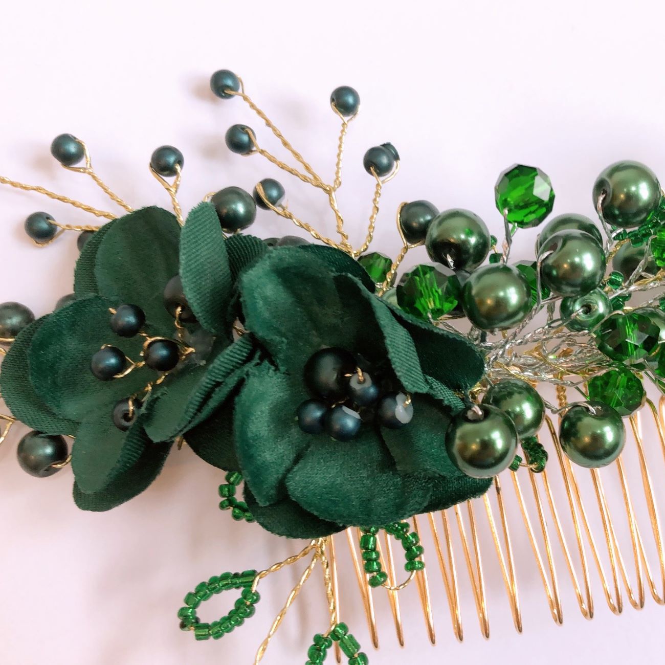 Metall-Haarkamm mit zarten Blumen, ideal für Zeremonien oder den Alltag – 2 Stück