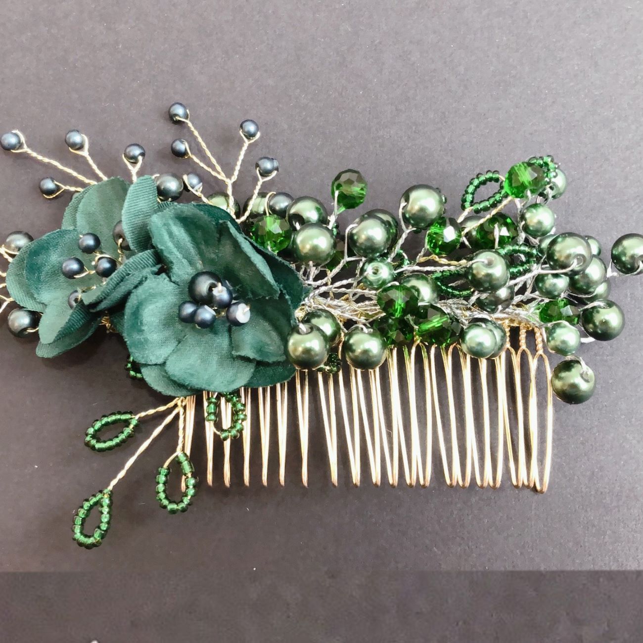 Metall-Haarkamm mit zarten Blumen, ideal für Zeremonien oder den Alltag – 2 Stück