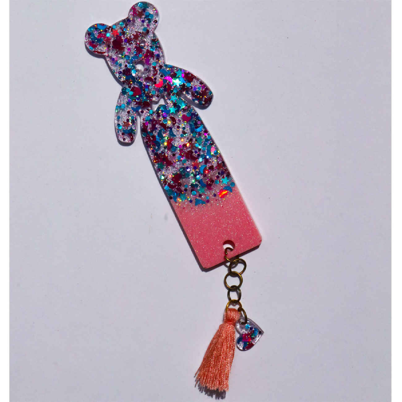 Minimalistisches handgefertigtes Lesezeichen aus Harz – Elegant, mit Bärenmotiv, für Bücherliebhaber