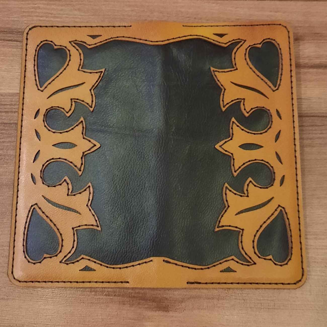 Rustikale handgemachte Herrengeldbörse aus Leder – handgenäht, ideal für den täglichen Gebrauch