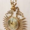 Messing-Wanduhr mit Hirschmotiv – Kombination aus klassischem und modernem Stil