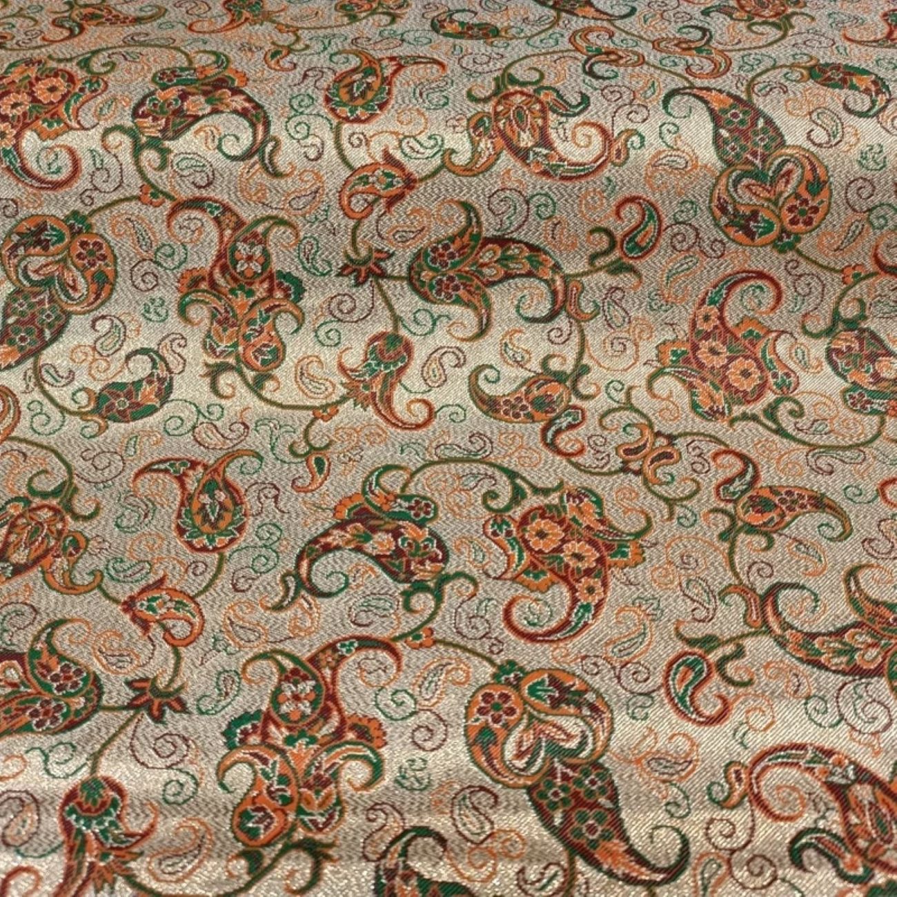 Termeh-Trends: Persischer Luxus trifft moderne Mode