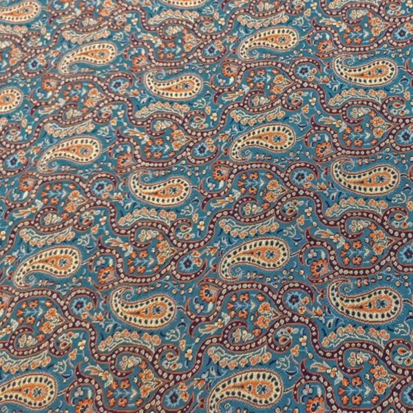 The-Artistry-of-Termeh-Celebrating-Centuries-of-Persian-Textile-Tradition-and-Sophistication-1