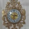 Zeitlose Messing-Wanduhr mit filigranen Details zur Verschönerung Ihres Zuhauses