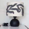 Einzigartige abstrakte Tischlampe mit künstlerischem Design