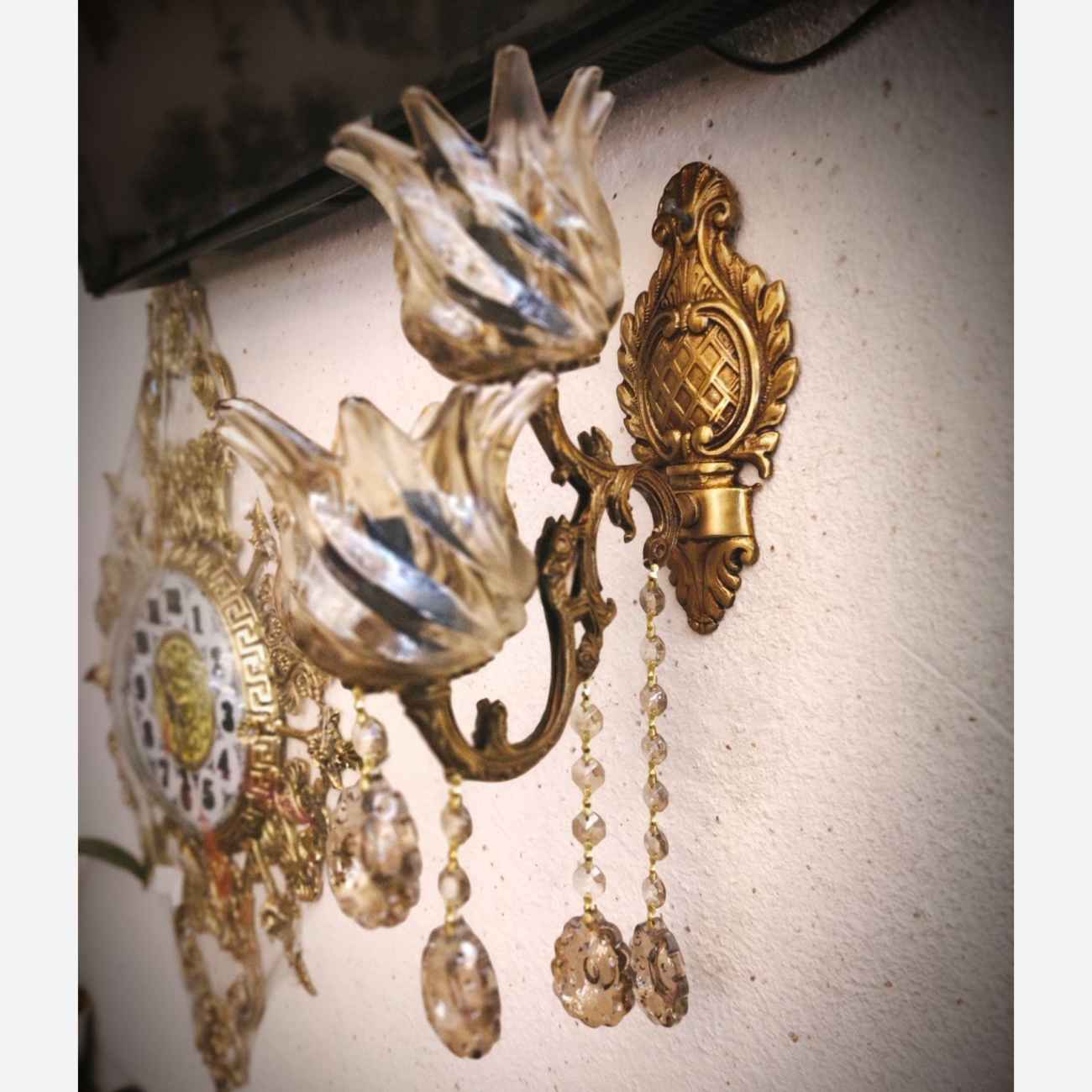 Wandkerzenhalter aus Messing & Bronze mit doppeltem Blumen- und Zwei-Licht-Design