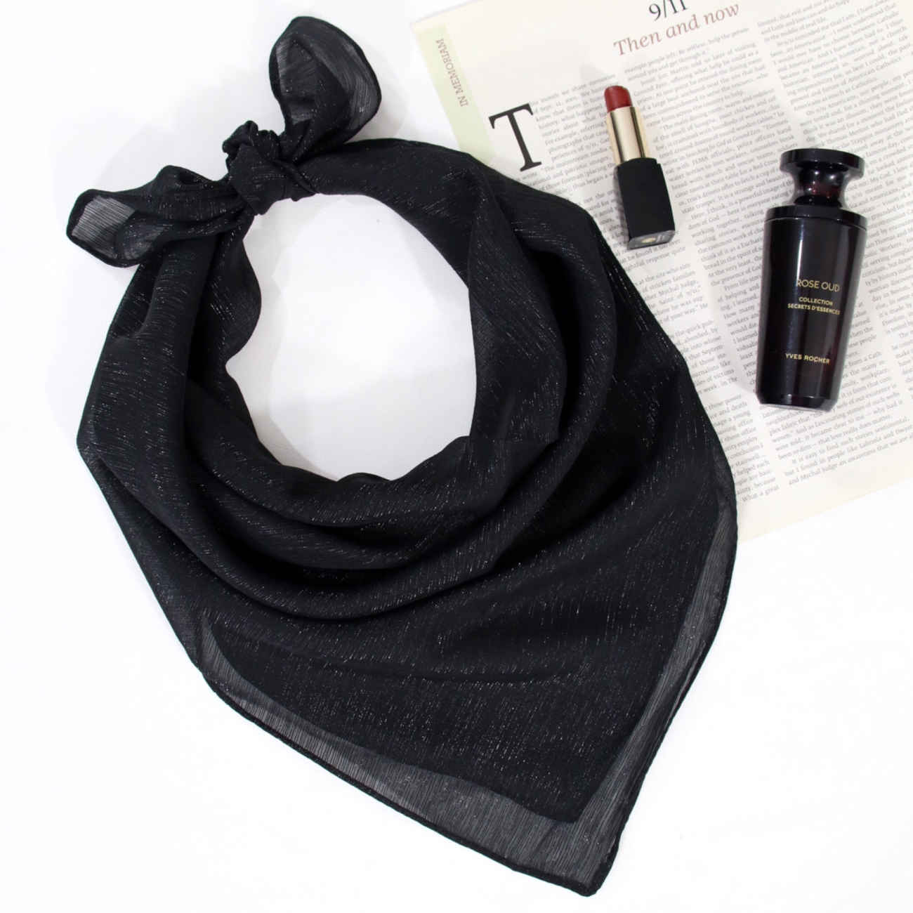 Elegantes glänzendes schwarzes Mini-Kopftuch – der perfekte Hauch von Eleganz