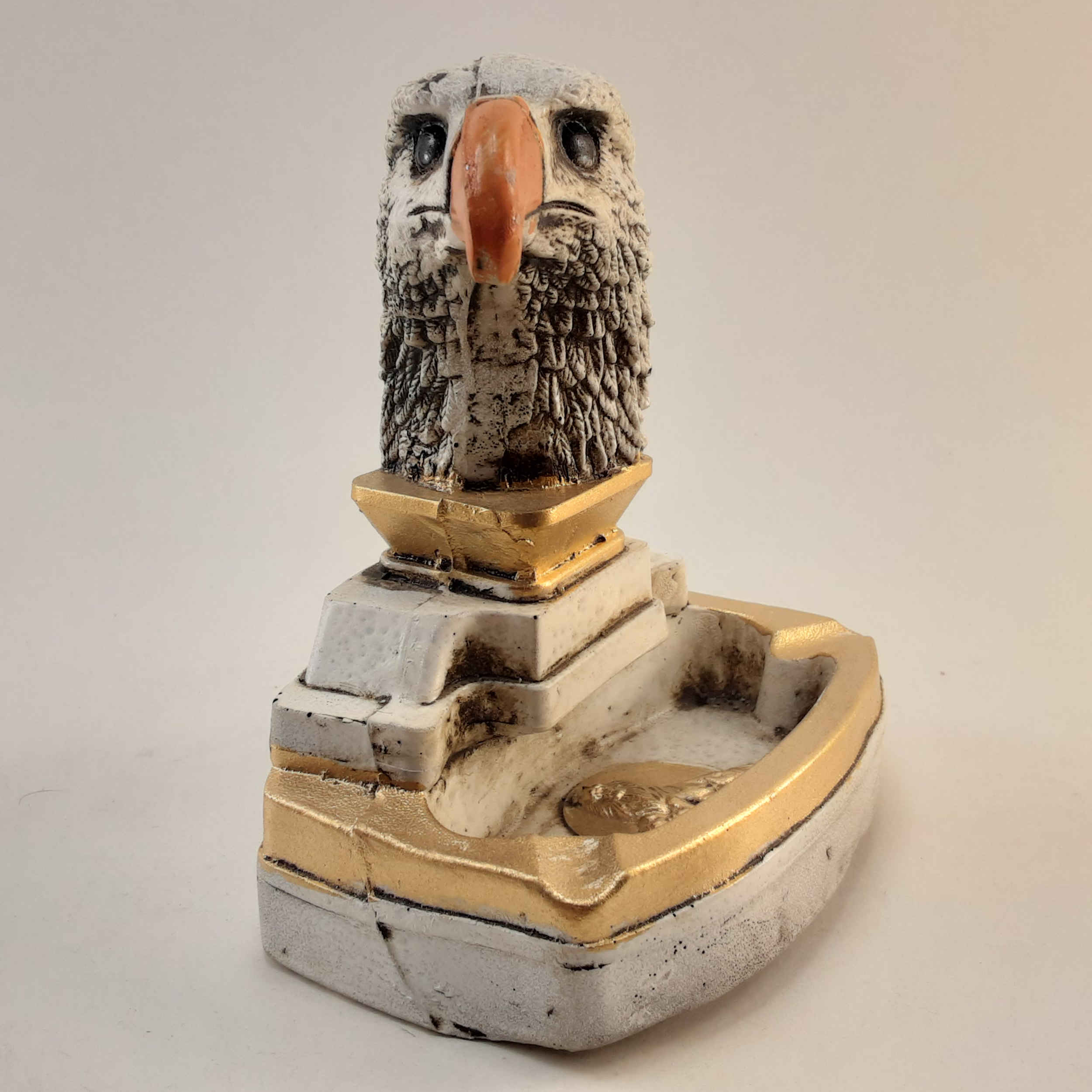 Origineller Aschenbecher – Perfektes Geschenk für Raucher und Freunde mit Adler-Motiv