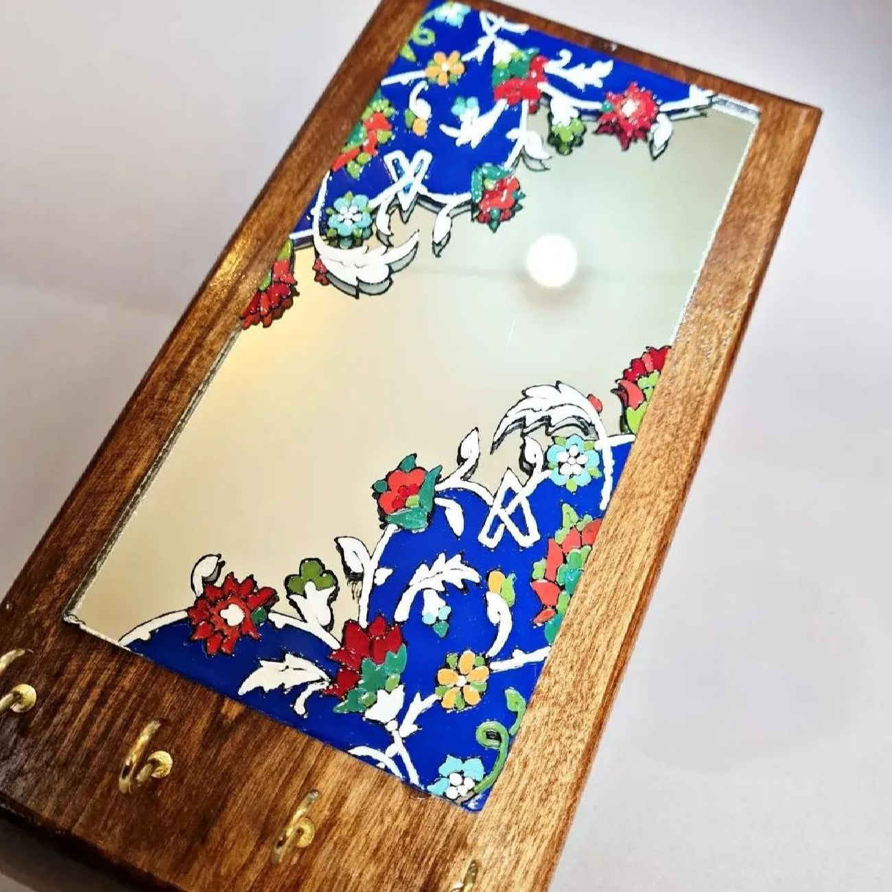 Holzspiegel-Schlüsselhalter mit persischem Motiv – Traditioneller handgefertigter Wandorganizer