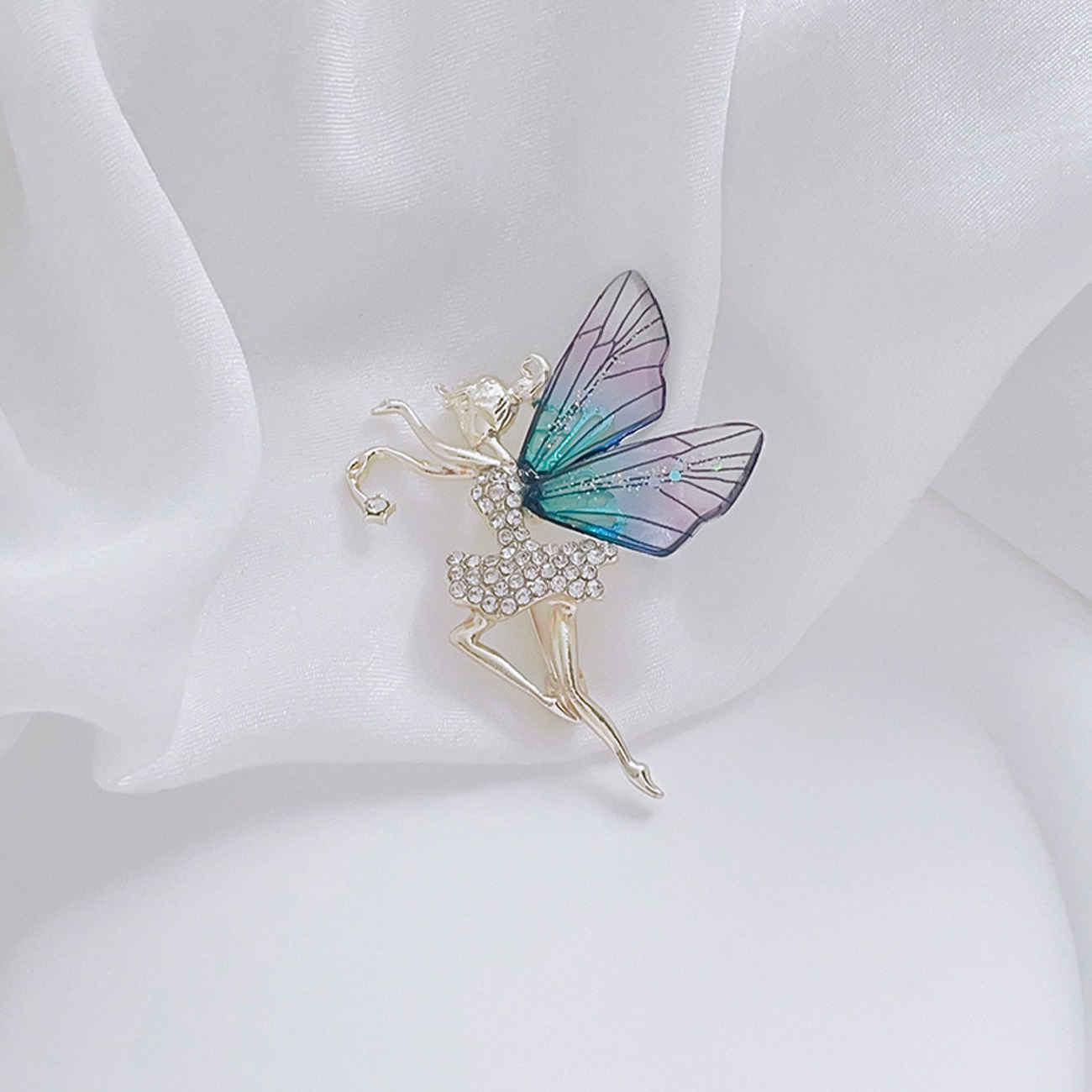 Goldene Ballerina-Schmetterlings-Brosche – Eleganter, tanzinspirierter Pin für Damen