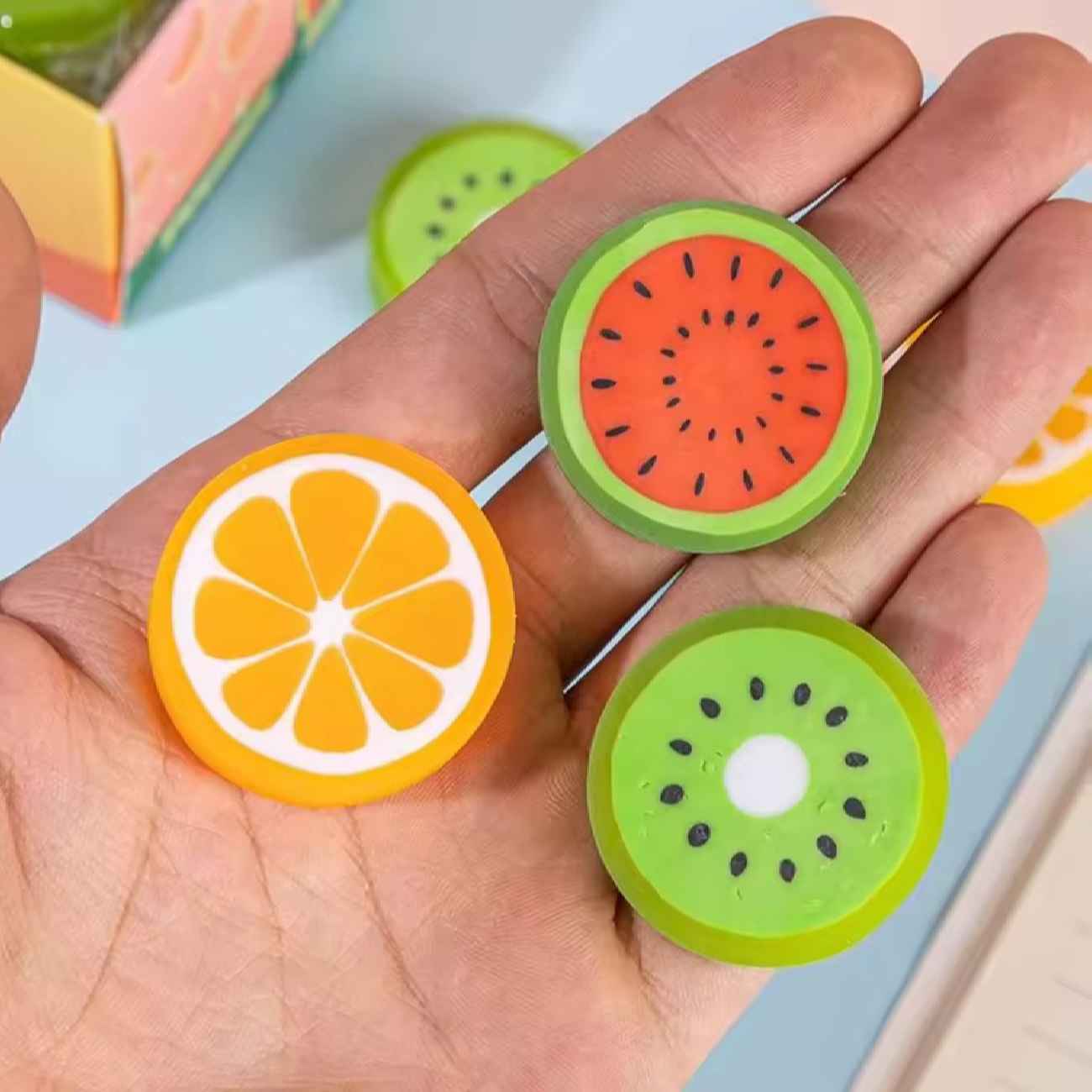Mini-Radiergummis in Fruchtform – Wassermelone, Orange & Kiwi-Genuss