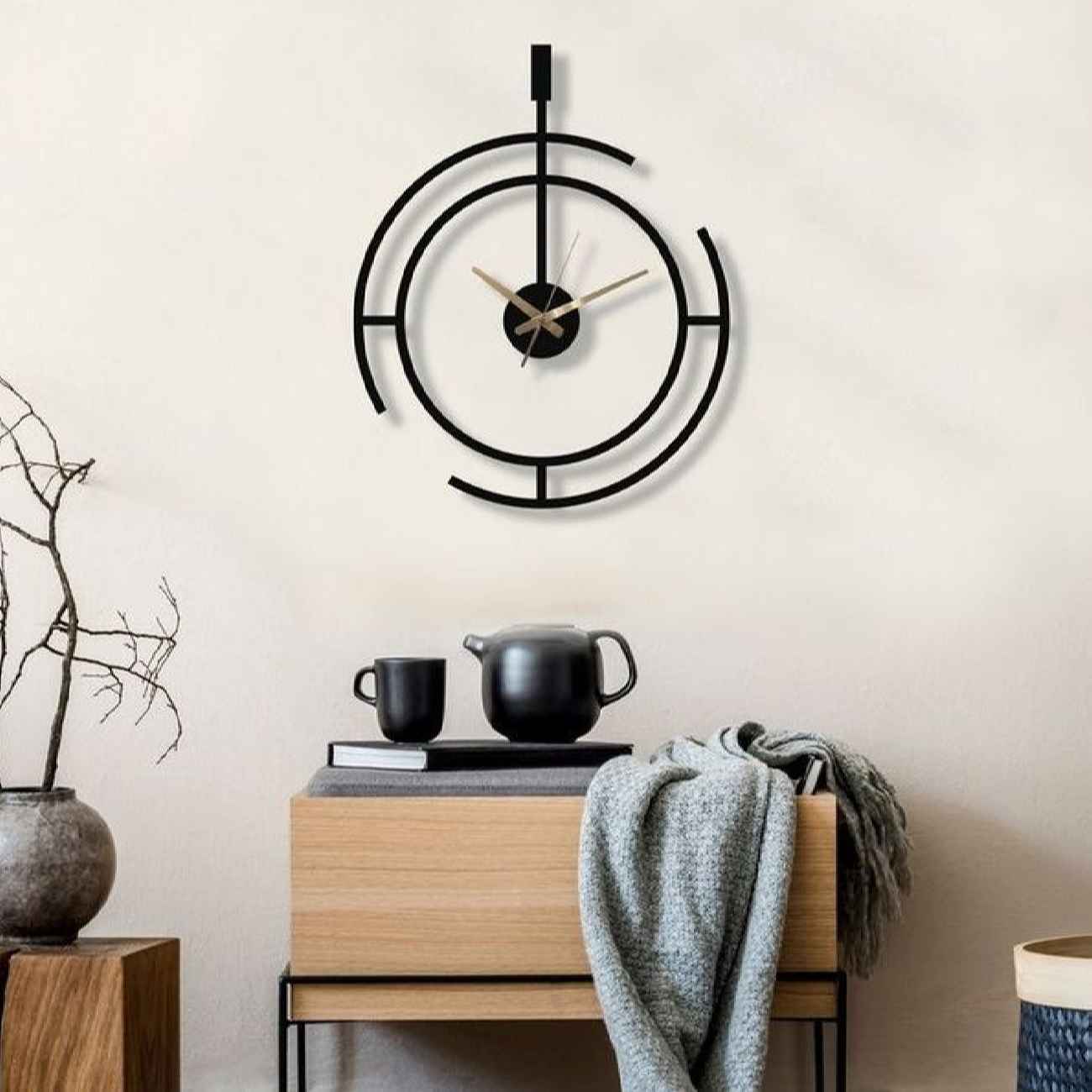 Moderne Minimalistische Wanduhr – Elegantes Metall-Design für Zeitgemäße Wohnungen