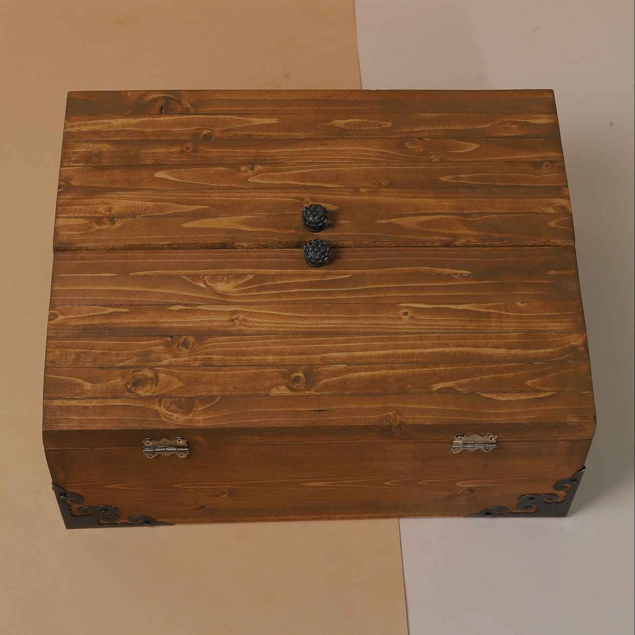 Traditionelle Holz-Nussaufbewahrungsbox – Mehrfachfächer zur Servierung