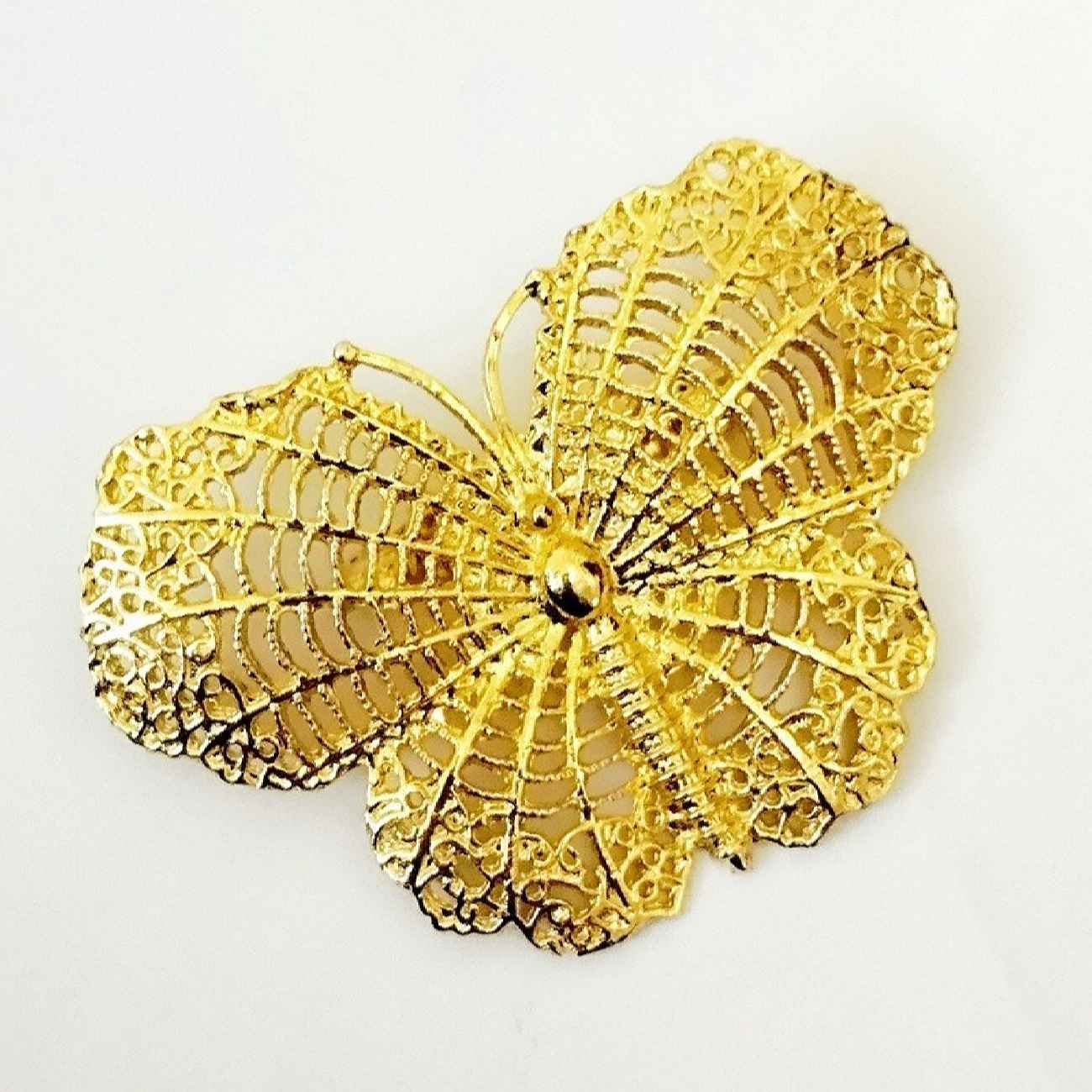 Einzigartige goldene Schmetterlings-Brosche – Zeitlose Eleganz für den Alltag