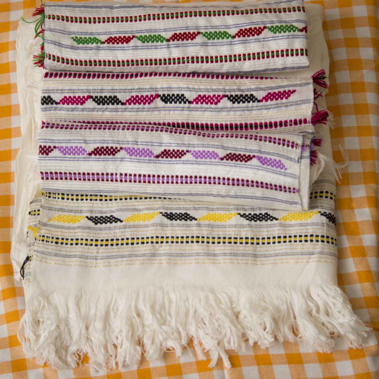 100 % Baumwoll-Badehandtuch, handgewebt – Weich, saugfähig und im traditionellen Design