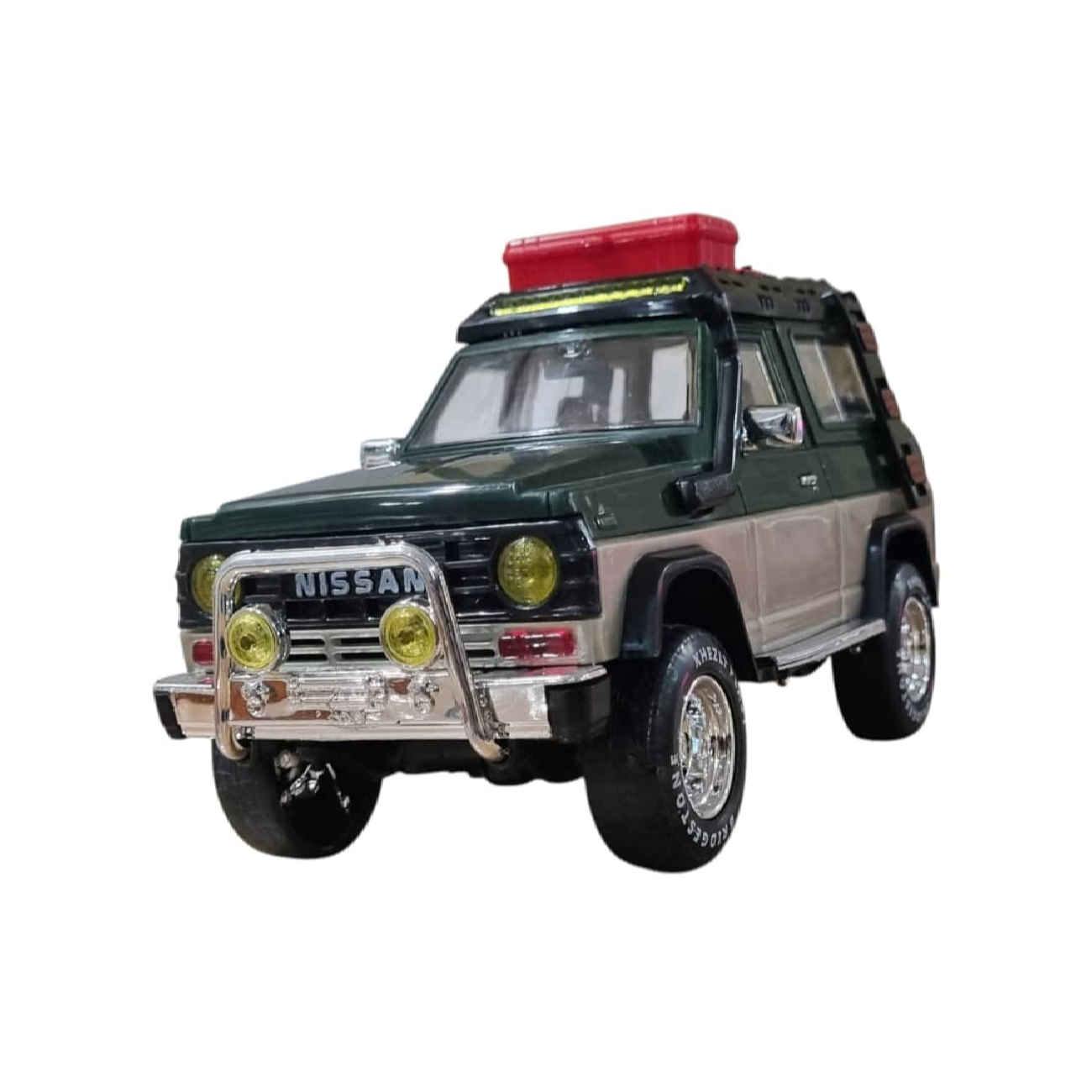 Modellauto im Maßstab 1:64 – Nissan Patrol 160 SWB – Sammlerstück und kinderfreundliches Spielzeug