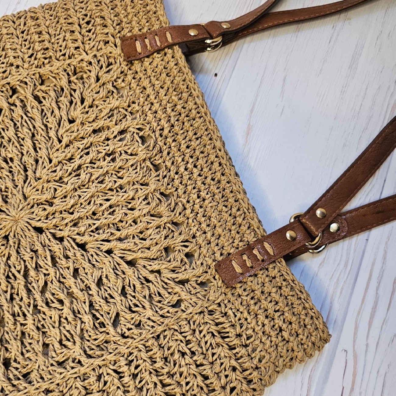Eco-Friendly-Raffia-Beach-Bag-–-Lightweight-Handwoven-Summer-Tote-1