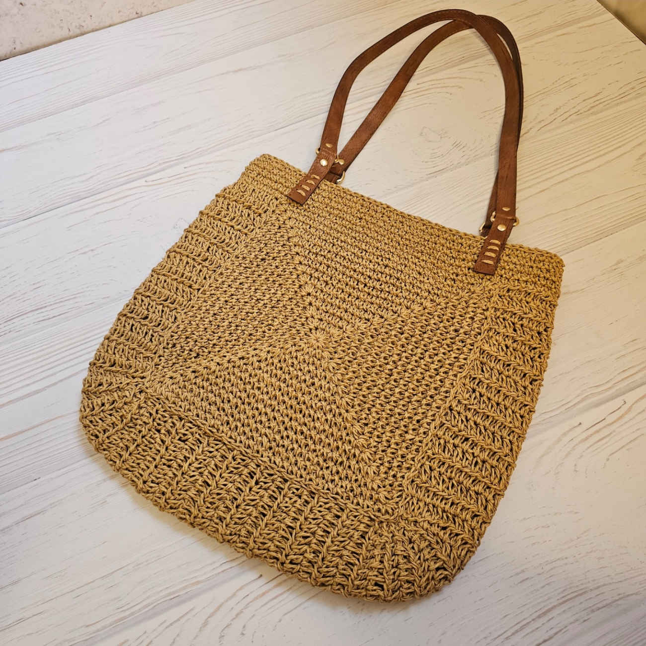 Eco-Friendly-Raffia-Beach-Bag-–-Lightweight-Handwoven-Summer-Tote-3