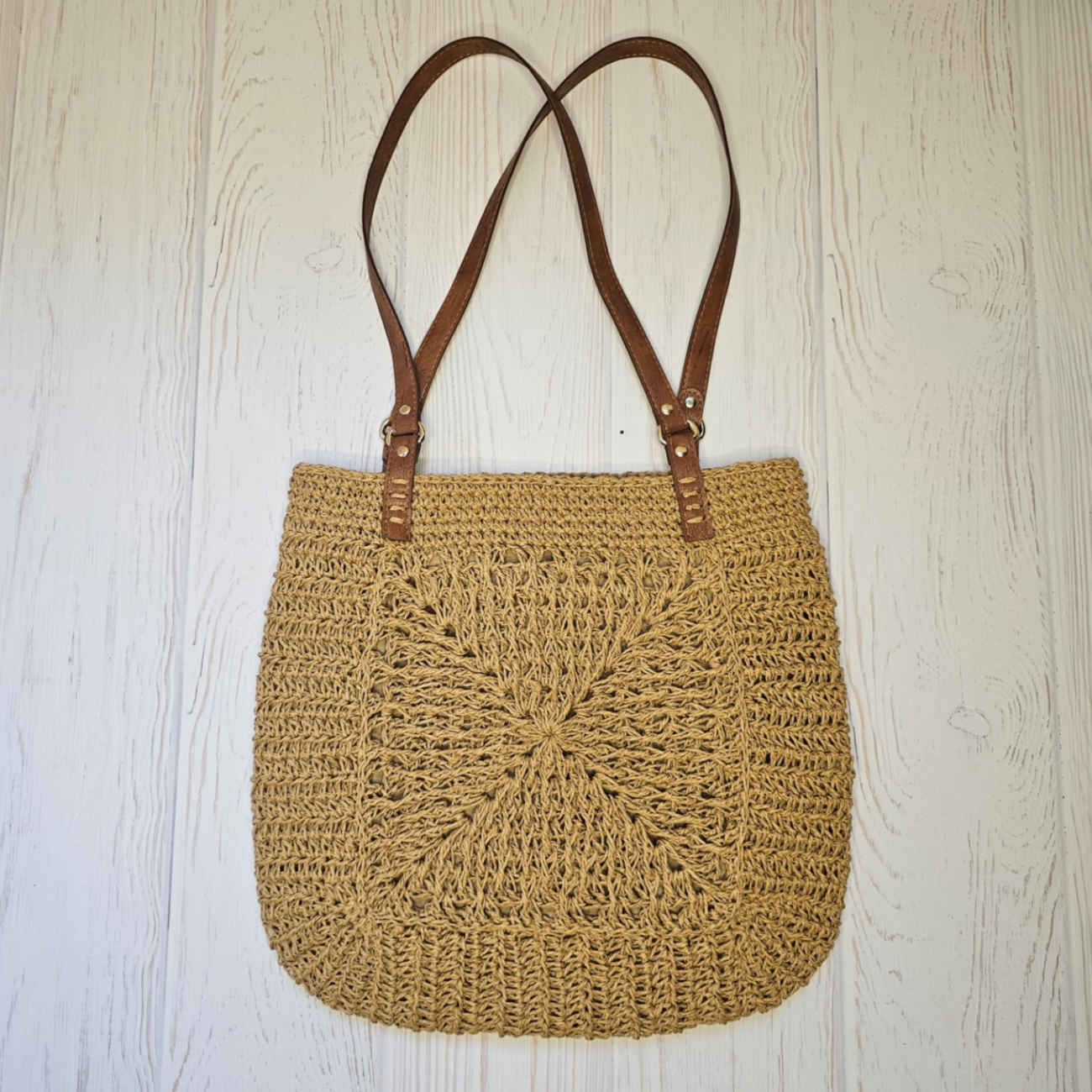 Eco-Friendly-Raffia-Beach-Bag-–-Lightweight-Handwoven-Summer-Tote-5