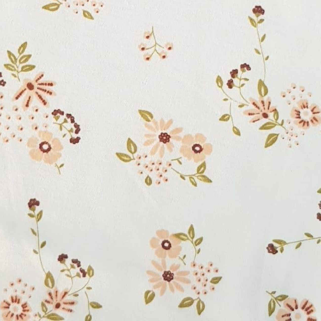 Blumige Baby-Mütze mit Ohrenklappen – Sanfte und bequeme Baumwolle für den Alltag
