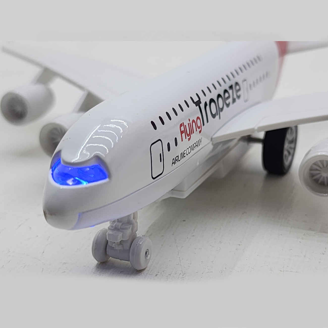 Fernsteuerbares Flugzeug mit Fliegendem Trapez – robuste Bauweise, präzise Steuerung und langanhaltender Batteriebetrieb für grenzenlosen Spielspaß