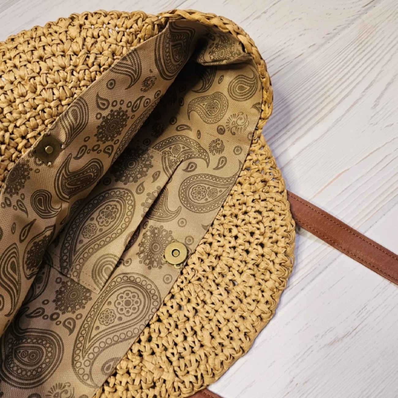 Handgefertigte Häkeltasche aus Raffia für den Sommer – Geräumige Strandtasche mit Schulterriemen in Lederoptik