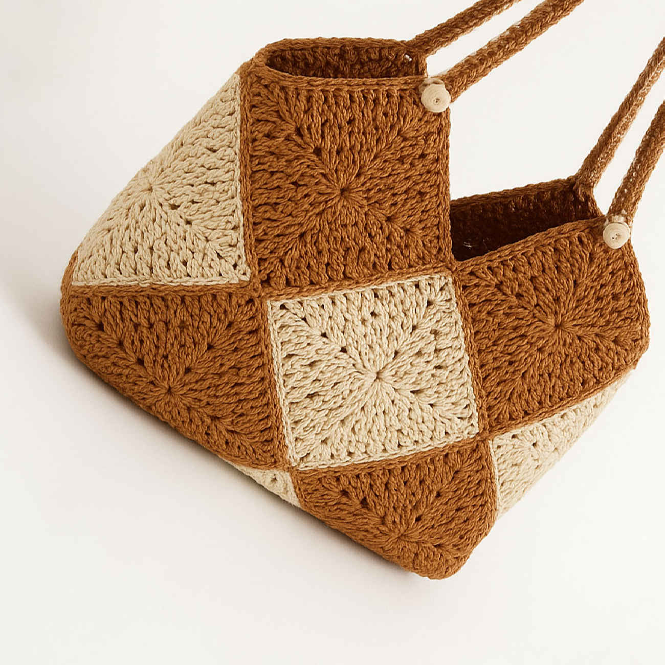 Thumbnail 2: Handgefertigte Häkeltasche aus Raffia – Ideal für Marktbesuche und Reisen