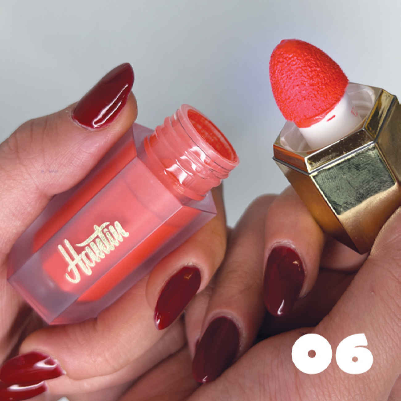 Hantin Flüssig-Rouge mit kräftiger Farbpigmentierung und mattem Finish – Für alle Hauttypen geeignet – Farbton 06