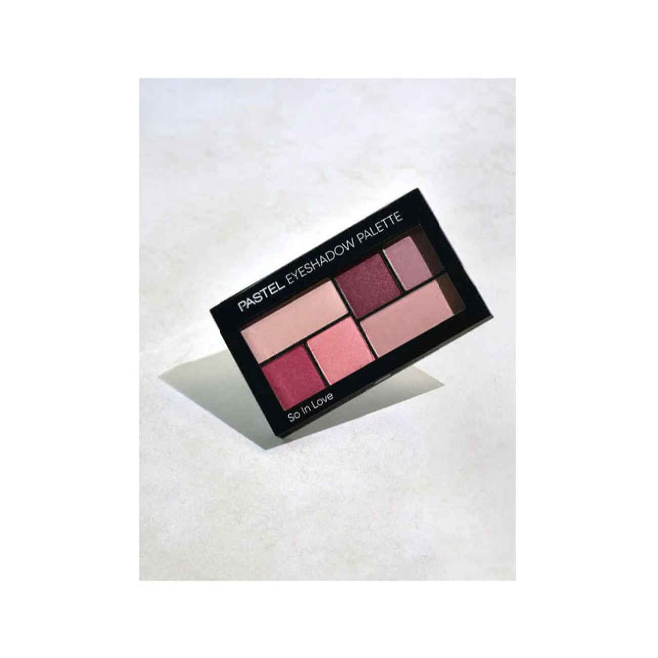 Lidschattenpalette So In Love Model Hohe Farbintensität und langanhaltend