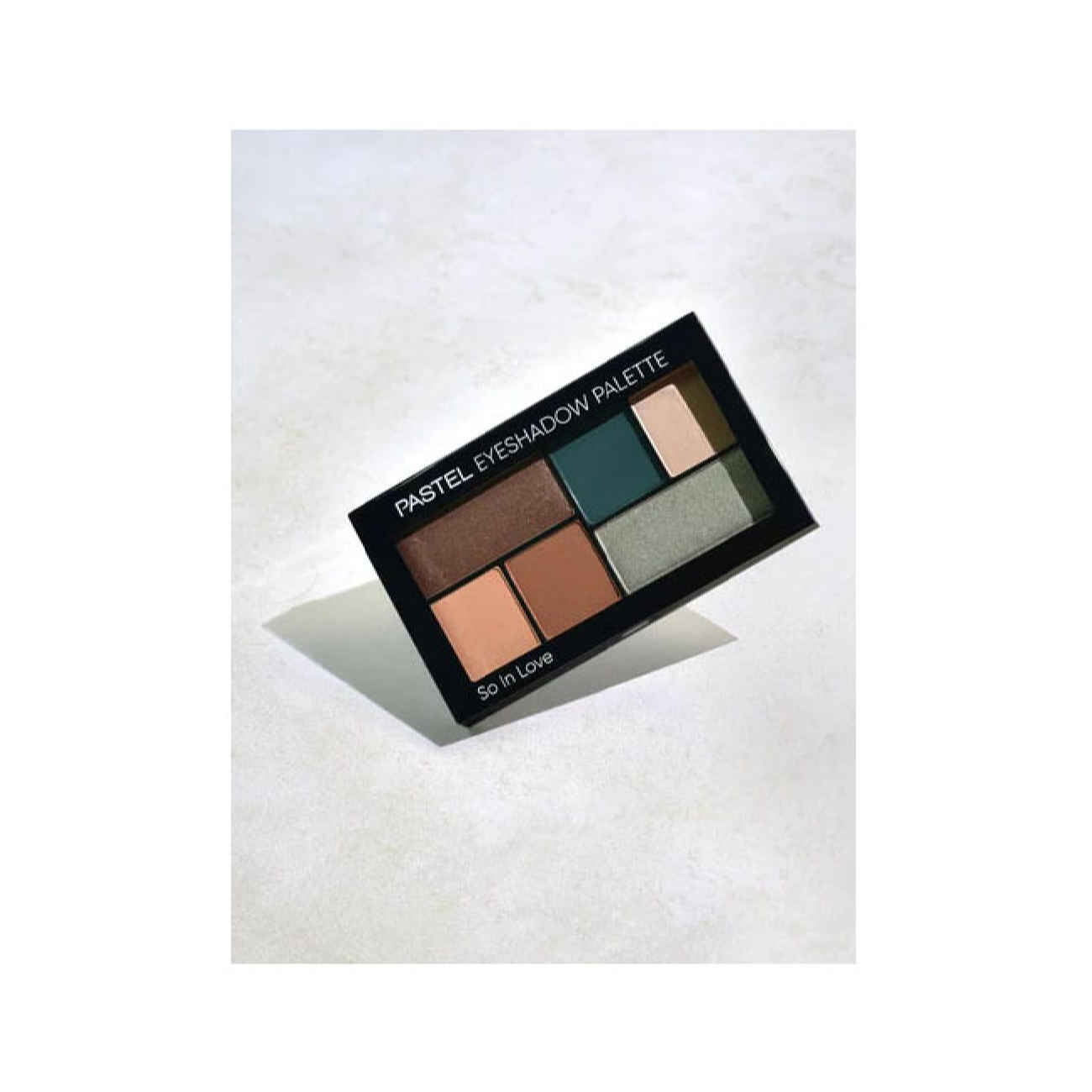 Lidschattenpalette So In Love Matte und Perlglanznuancen mit hoher Farbintensität und langem Halt